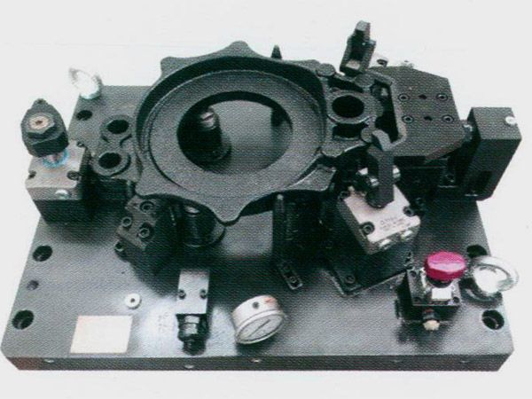 製(zhi)動器(qi)底(di)闆(ban)液壓裌具(ju)